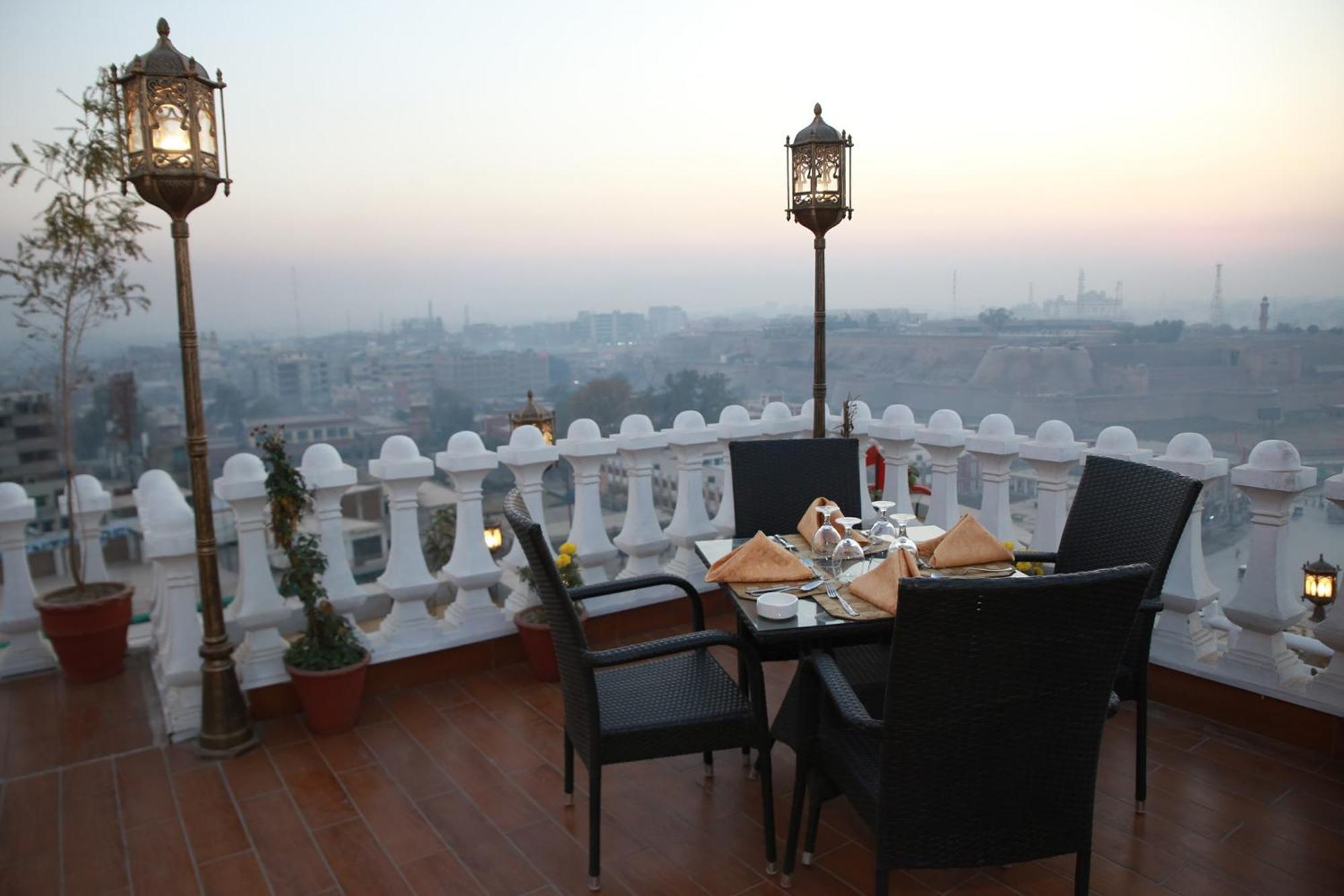 Fort Continental Hotel Peshawar Exterior foto